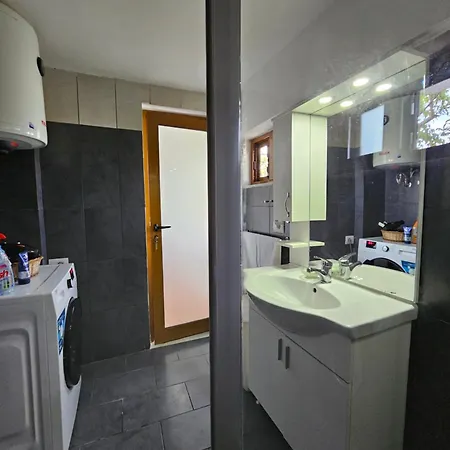 דירה Lemon Garden Apartment-hot Tub Jacuzzi Gjirokastër