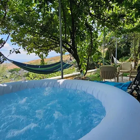 Lemon Garden Apartment-hot Tub Jacuzzi Appartement Gjirokastër