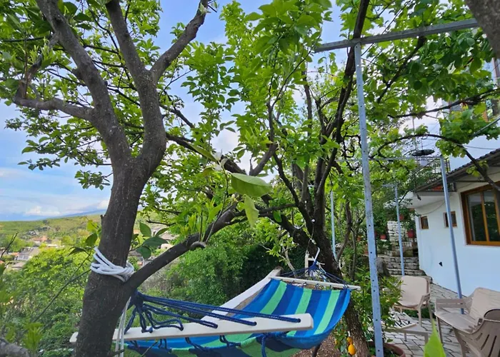 Appartement Lemon Garden Apartment-hot Tub Jacuzzi *