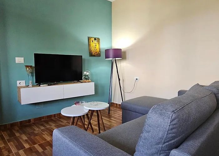 Appartement Lemon Garden Apartment-hot Tub Jacuzzi Gjirokastër