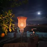 Lejlighed Lemon Garden Apartment-hot Tub Jacuzzi *