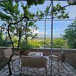 Lemon Garden Apartment-hot Tub Jacuzzi *