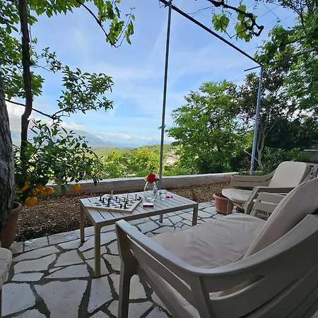 Lemon Garden Apartment-hot Tub Jacuzzi *