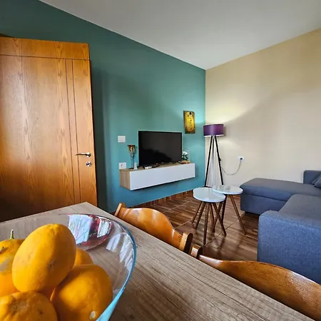 Lemon Garden Apartment-hot Tub Jacuzzi