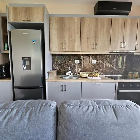 Lemon Garden Apartment-hot Tub Jacuzzi Апартаменты Гирокастра