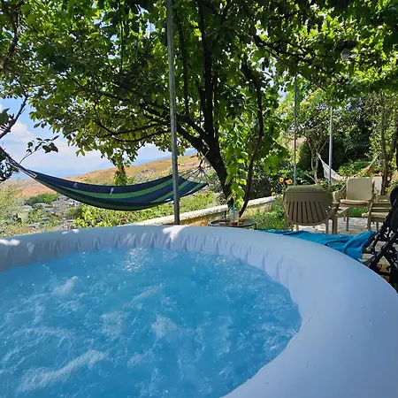 Apartment Lemon Garden Apartment-hot Tub Jacuzzi *