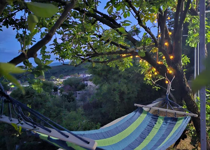 Lemon Garden Apartment-hot Tub Jacuzzi * Gjirokaster