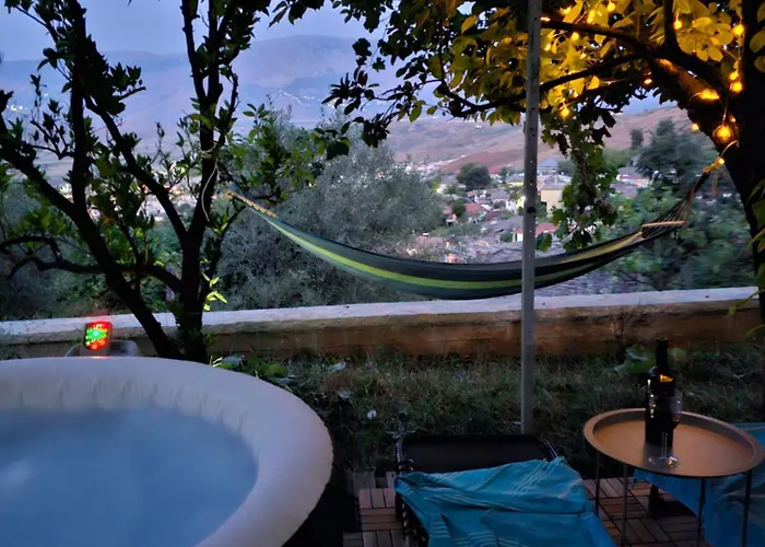 Lemon Garden Apartment-hot Tub Jacuzzi Gjirokaster